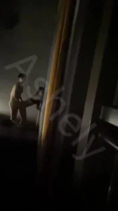 对镜窗前后入母狗